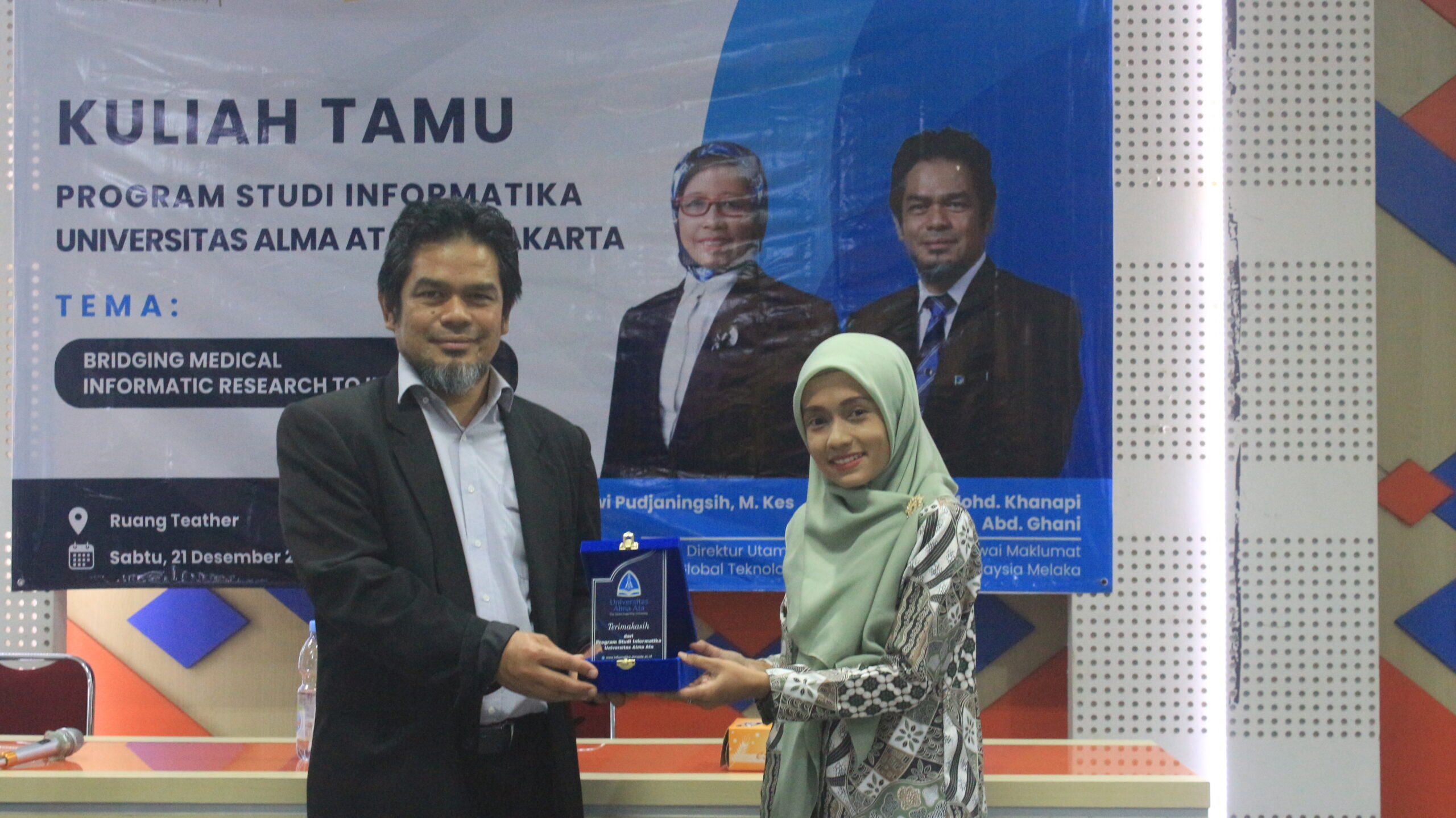 Kuliah Internasional: Menghubungkan Penelitian Informatika Medis dengan Industri